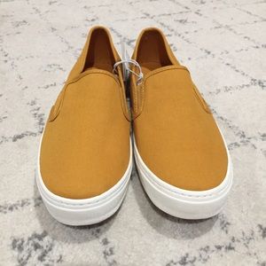 Old Navy Slip on sneakers NWT